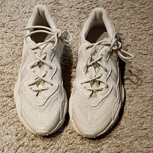 Stylish Cream Sneakers